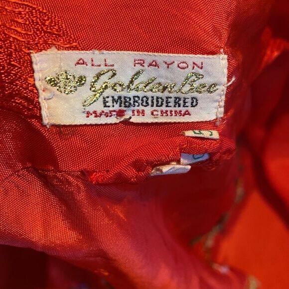Vintage Golden BEE Dragon Rayon Hand Embroidered Red Kimono Robe Medium - Picture 7 of 11